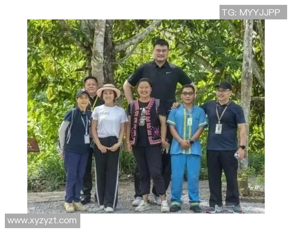 姚明全家温馨合影记录幸福时刻展现亲情与团圆的美好瞬间 姚明全家温馨合影记录幸福时刻展现亲情与团圆的美好瞬间